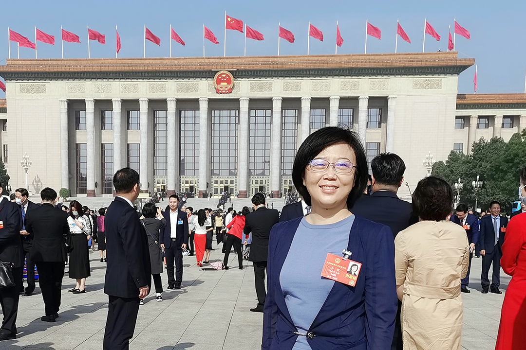 6. 全國人大代表、航空工業(yè)光電所型號副總師羊毅