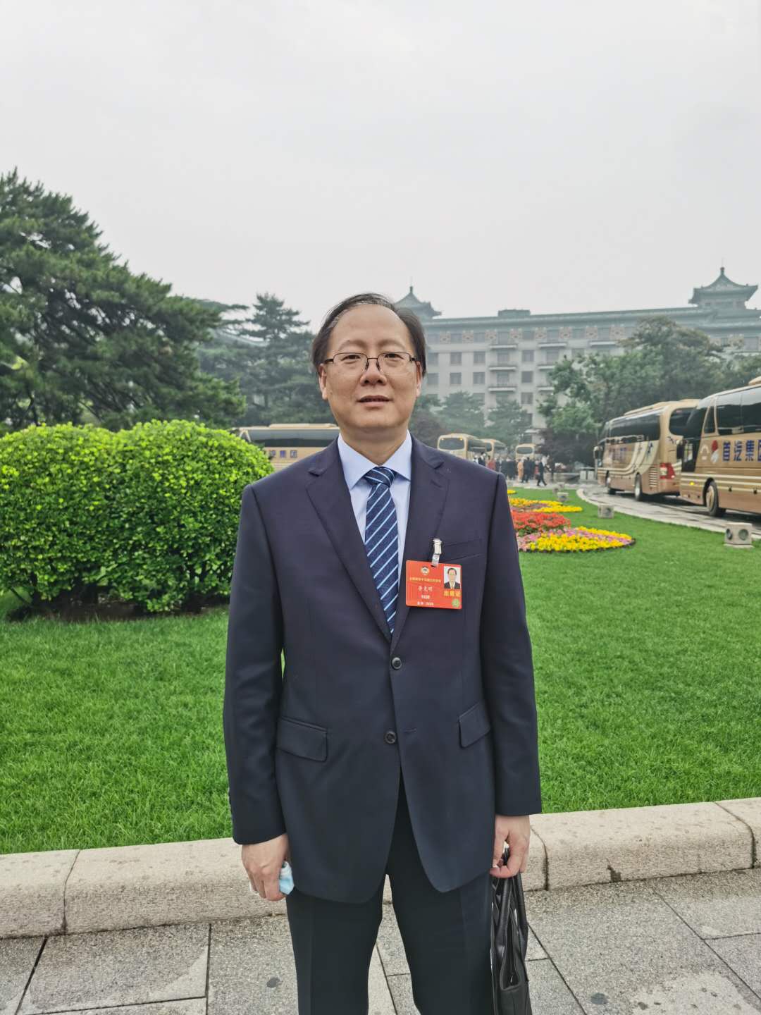 7.全國政協(xié)委員、航空工業(yè)沈飛副總經(jīng)理、總工程師李克明